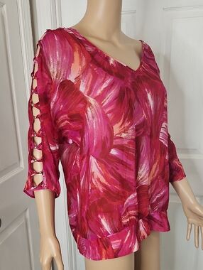 White House Black Market Pink Abstract V-Neck Ladder-Sleeve Lightweight Blouse